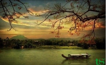 Vẻ đẹp thơ mộng của sông Hương- núi Ngự xứ Huế Thương 