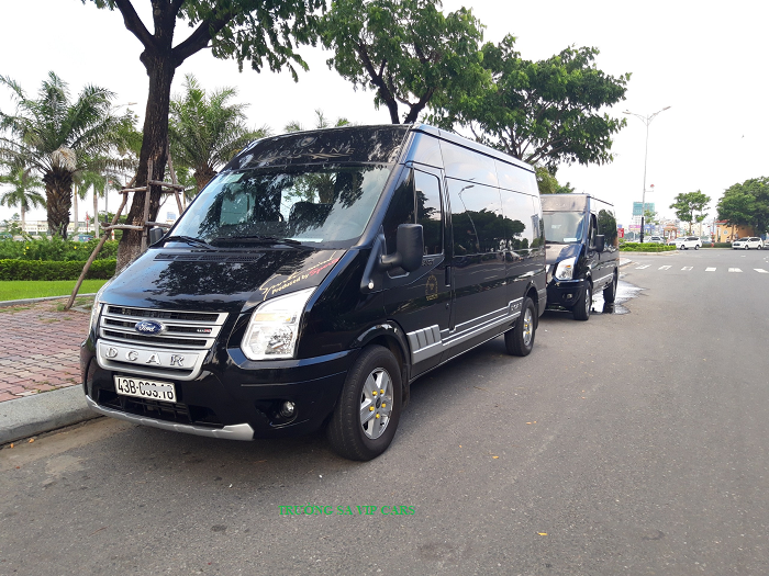 Cho thuê xe 9 chỗ Dcar Limousine tại Đà Nẵng