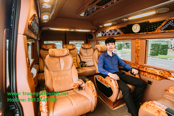 cho-thue-xe-dcar-limousine-ford-9-cho-tai-da-nang-(2)