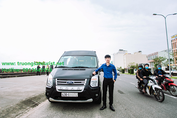 thue-xe-dcar-limousine-ford-9-cho-tai-da-nang-(1)(1)