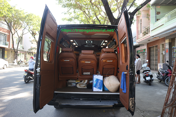 thue-xe-dcar-limousine-ford-9-cho-tai-da-nang-(7)