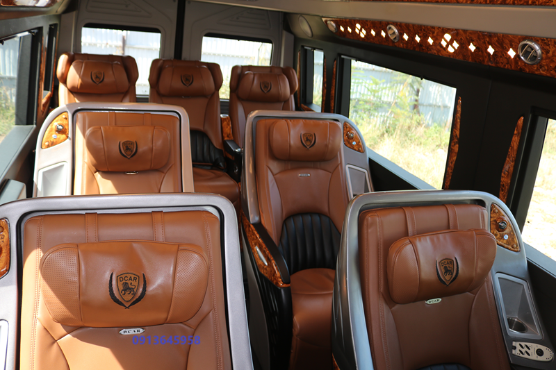 thue-xe-dcar-limousine-solati-9-cho-da-nang-2024-(3)
