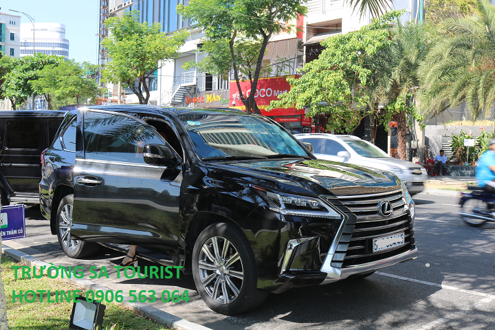 thue-xe-vip-lexus-lx570-tai-da-nang-gia-re-(1)
