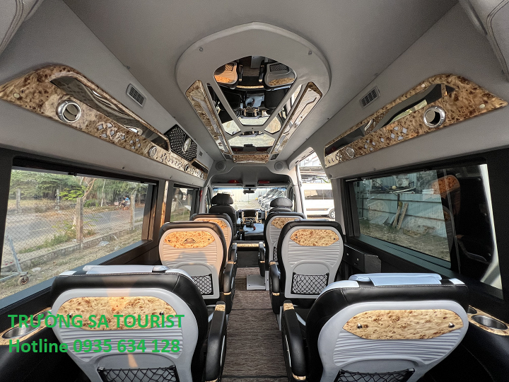 thue-xe-vip-limousine-9-cho-da-nang-(4)