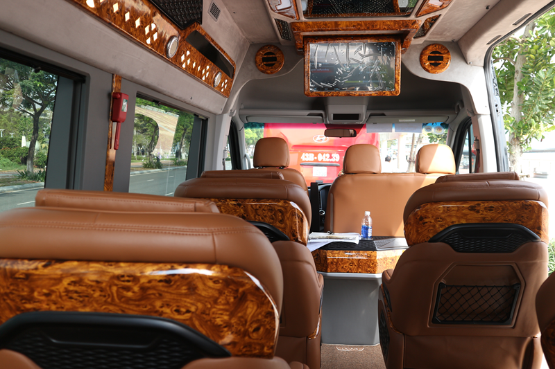 ve-xe-bus-limousine-9-cho-da-nang-hue-don-tra-tan-noi-gia-re-(4)