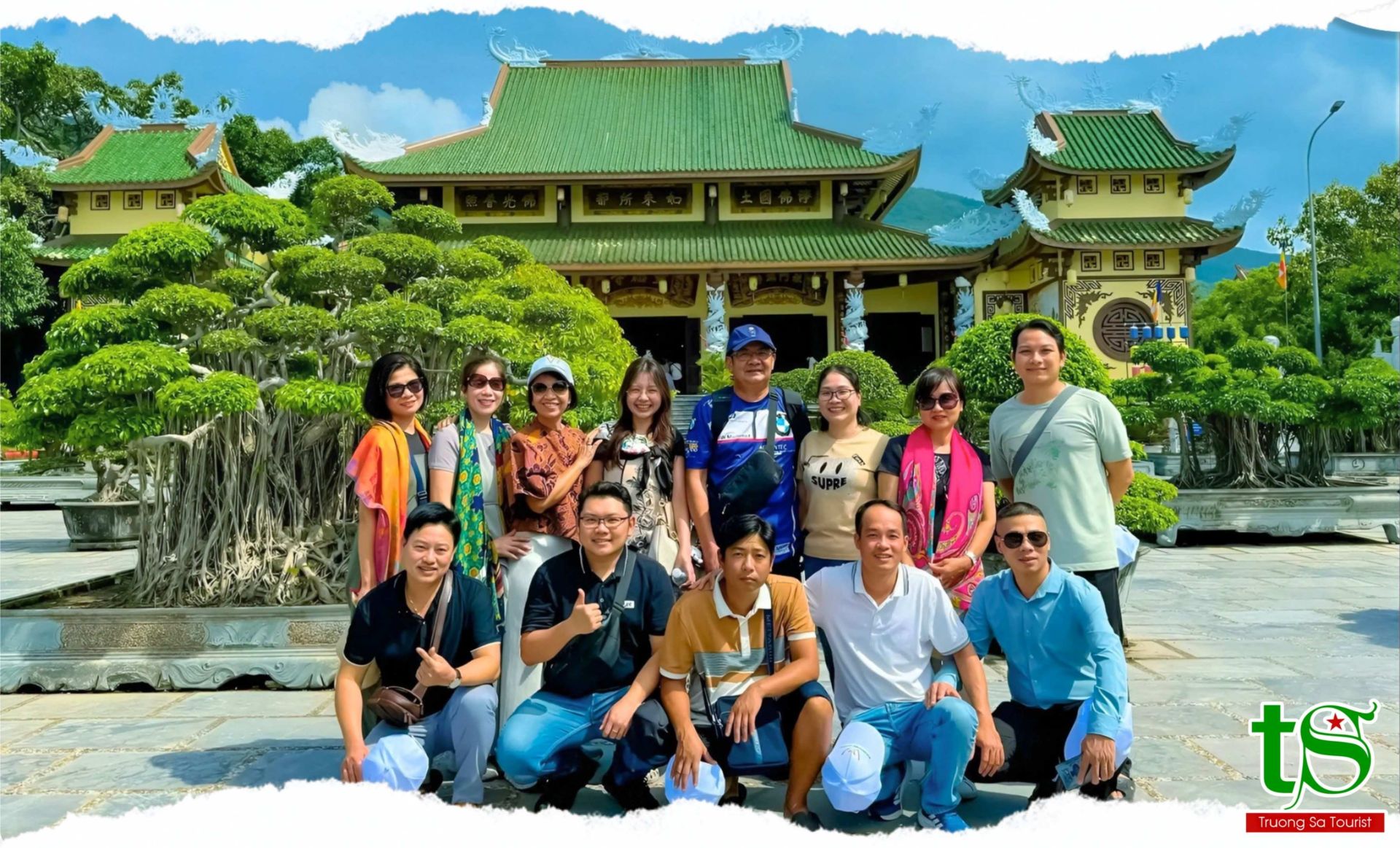 Hình ảnh du khách trải nghiệm tour của Trường Sa Tourist